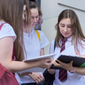 Português 9º Ano Fundamental – Palavras homônimas e parônimas, seção, secção, sessão e cessão: significados e usos corretos.