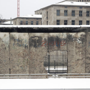 Geografia 9º Ano Fundamental – Zona de influência soviética durante a Guerra Fria, os Estados Unidos e o Plano Marshall, Guerra do Vietnã e os impactos do conflito, desintegração da União Soviética, Perestroika e Glasnost, o Socialismo Soviético, a Queda do Muro de Berlim e a Comunidade dos Estados Independentes.