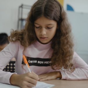 Português 7º Ano Fundamental – Reconhecendo os advérbios e locuções adverbiais.