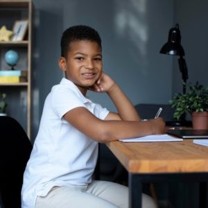 Português 8º Ano Fundamental – Vozes verbais: voz ativa, voz passiva analítica, voz passiva sintética e voz reflexiva.