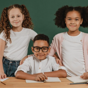 Apostila de Geografia – Os diferentes grupos sociais, seus modos de vida e suas contribuições culturais e econômicas – Habilidade BNCC: EF03GE01, EF03GE02 e EF03GE03.